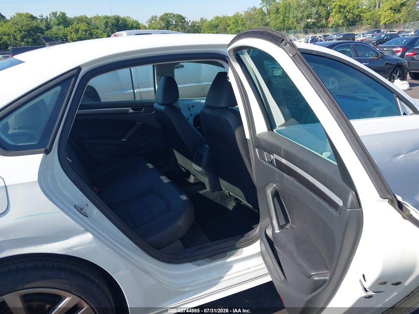 2018 VOLKSWAGEN PASSAT auction photo 8