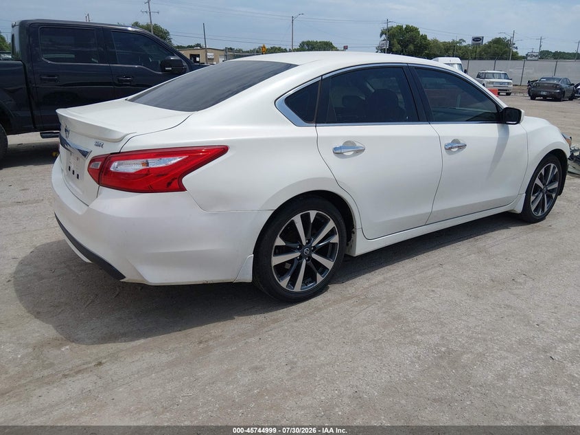 2016 NISSAN ALTIMA auction photo 4