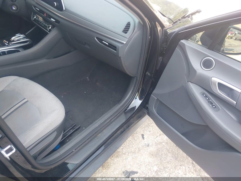 2021 HYUNDAI SONATA auction photo 5