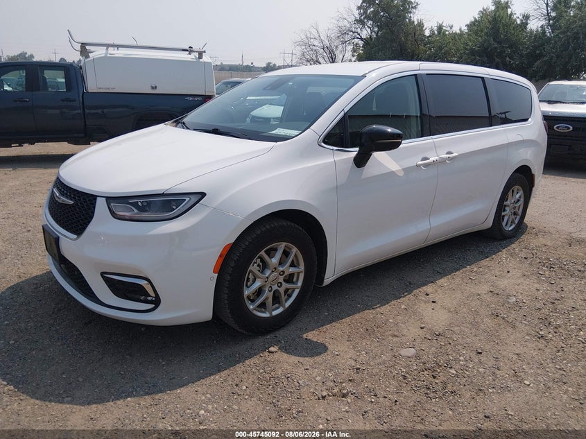 2024 CHRYSLER PACIFICA auction photo 2