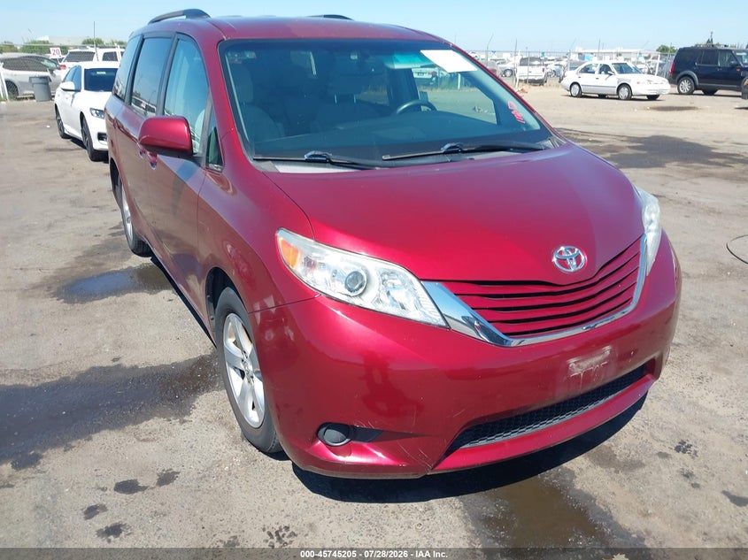 Vin: 5tdkz3dcxhs863756, lot: 46243909, toyota sienna le 8 passenger 2017 img_1