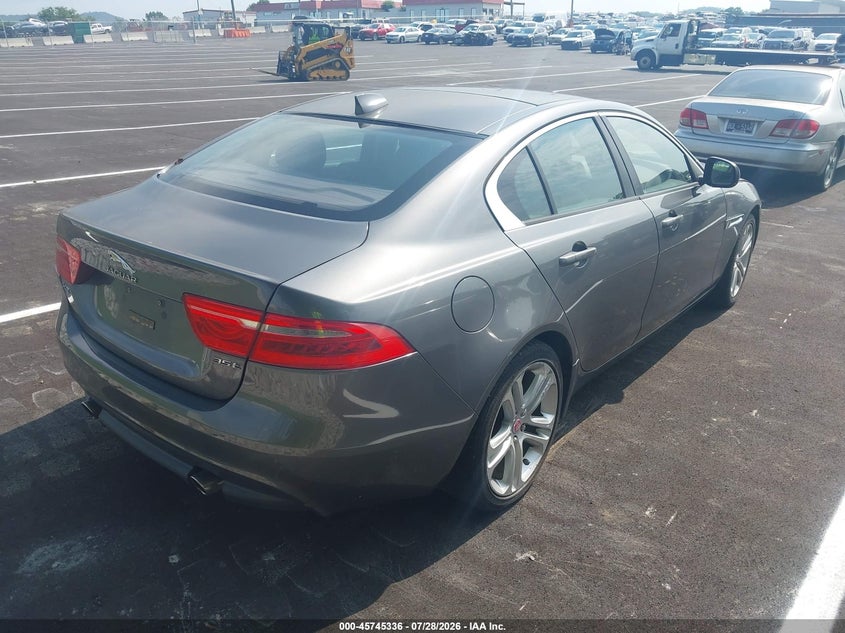 2017 JAGUAR XE auction photo 4