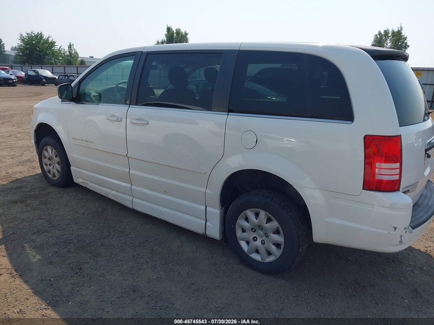 2009 CHRYSLER TOWN & COUNTRY auction photo 3