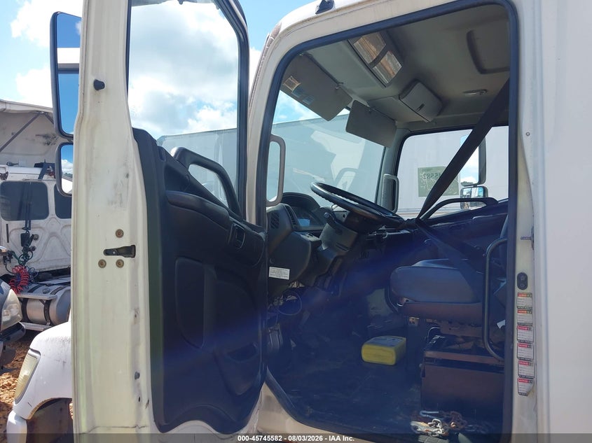 2011 HINO 258/268 auction photo 6