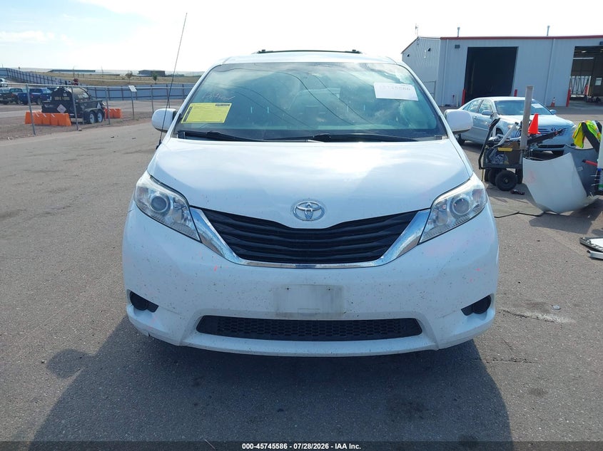 2014 TOYOTA SIENNA VAN 3.5L V-6 DOHC, VVT, 266HP