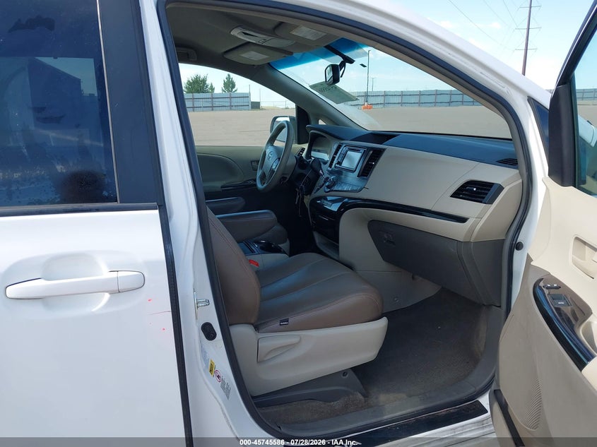 2014 TOYOTA SIENNA VAN 3.5L V-6 DOHC, VVT, 266HP