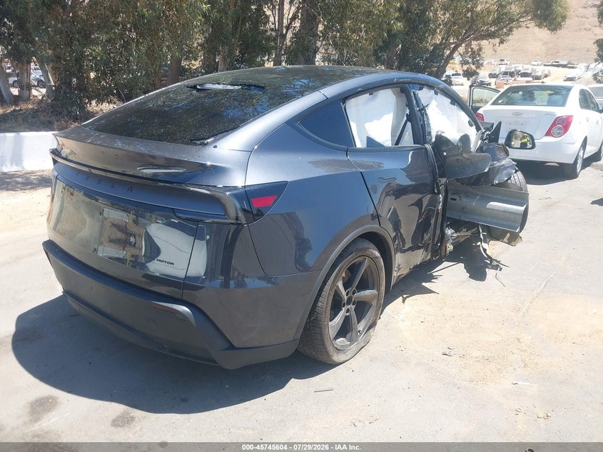 TESLA MODEL Y - zdjęcie 4