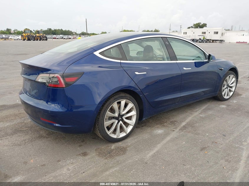 2018 TESLA MODEL 3 auction photo 4