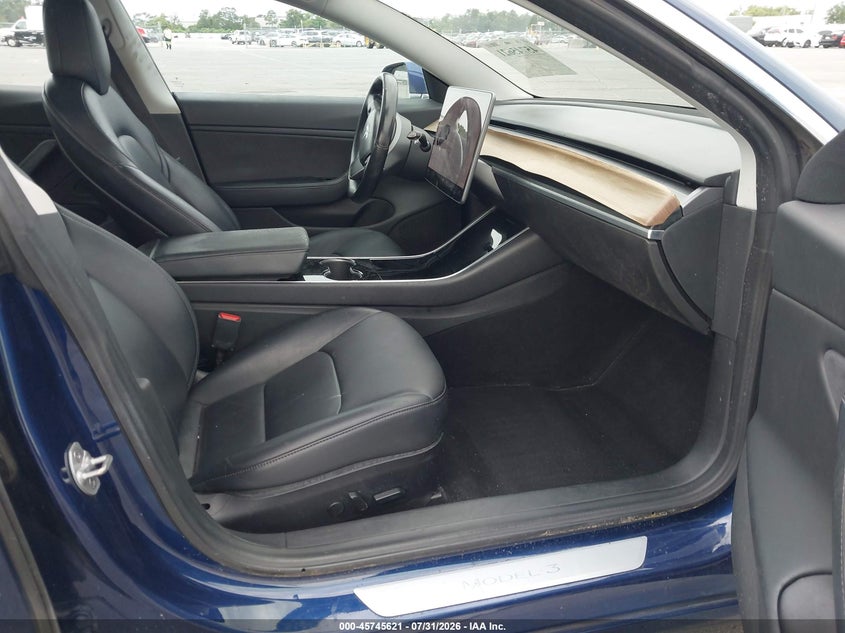 2018 TESLA MODEL 3 auction photo 5