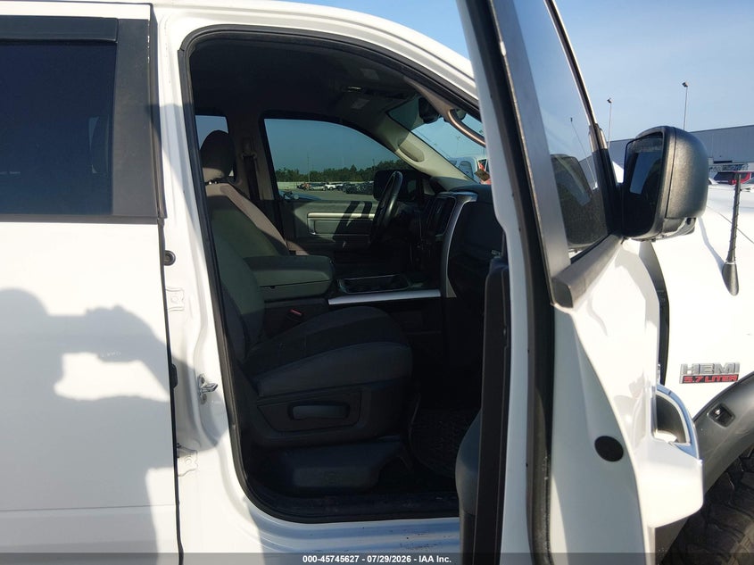 2017 RAM 1500 auction photo 5