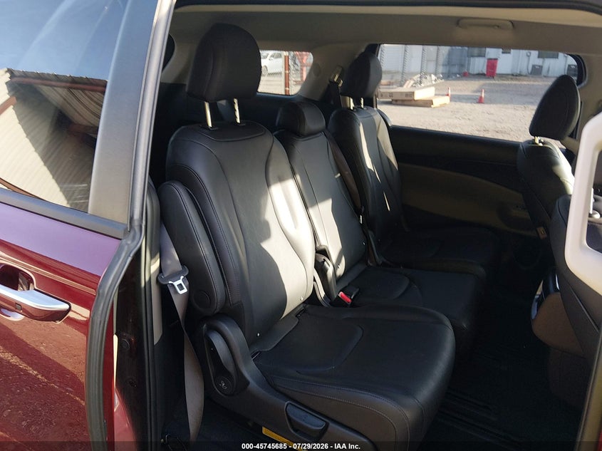 2026 KIA CARNIVAL MPV HYBRID auction photo 8