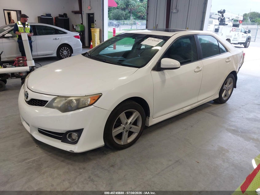Vin: 4t1bf1fk0du708037, lot: 46244392, toyota camry se 20132
