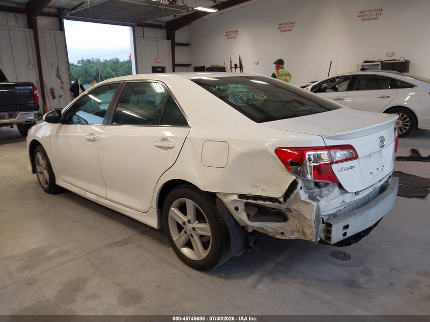 Vin: 4t1bf1fk0du708037, lot: 46244392, toyota camry se 20133