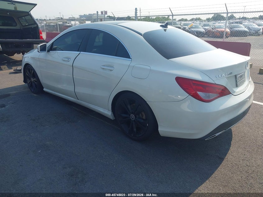 2018 MERCEDES-BENZ CLA 250 — zdjęcie 3