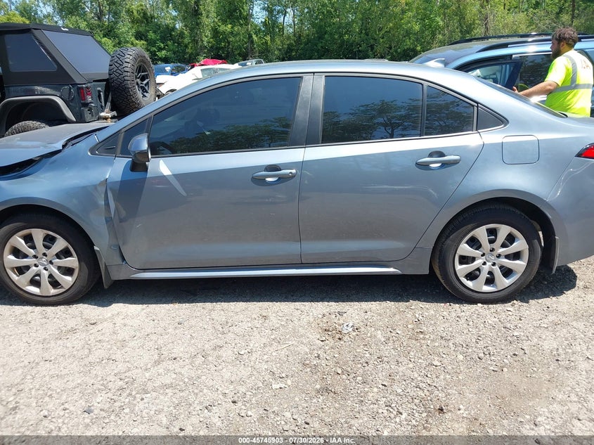 TOYOTA COROLLA - zdjęcie 14