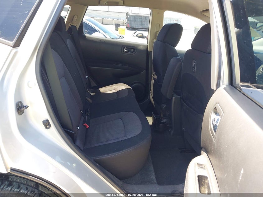 2010 NISSAN ROGUE auction photo 8