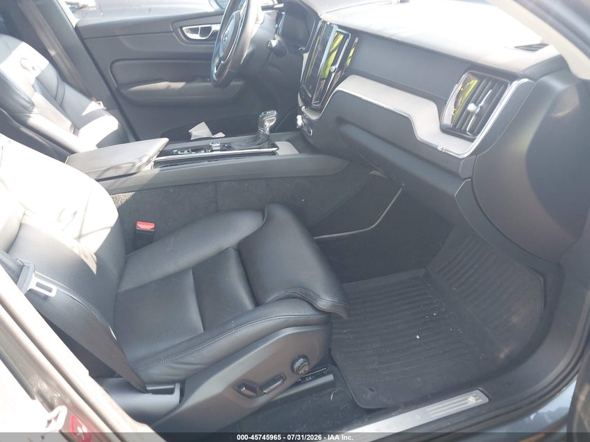 2018 VOLVO XC60 auction photo 5