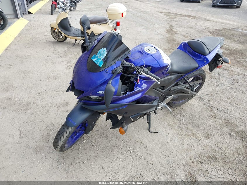 2023 YAMAHA YZFR3 auction photo 2