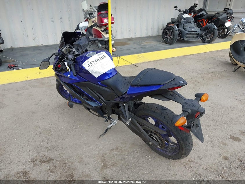 2023 YAMAHA YZFR3 auction photo 3