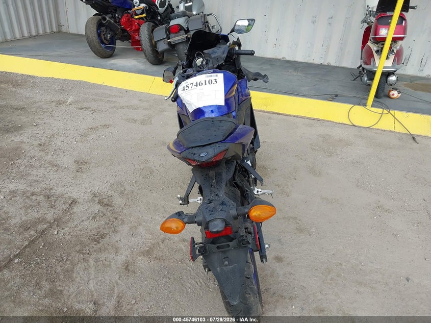 2023 YAMAHA YZFR3 auction photo 6