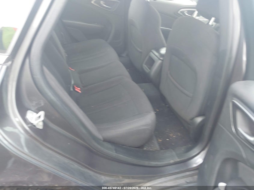 2015 CHRYSLER 200 auction photo 8