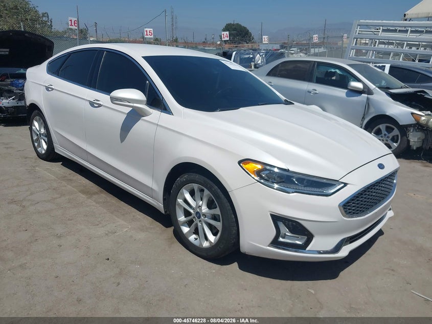Vin: 3fa6p0su9kr144922, lot: 46244931, ford fusion energi titanium 2019 img_1