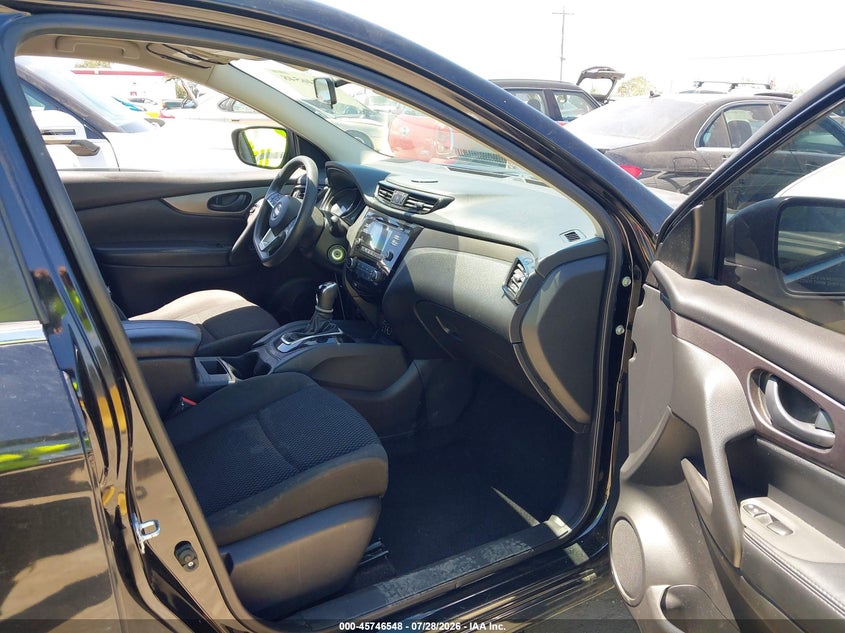 2017 NISSAN ROGUE SPORT auction photo 5