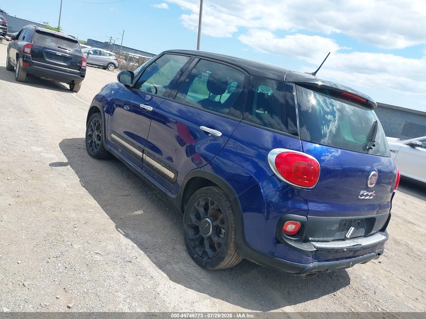 2015 FIAT 500L auction photo 3