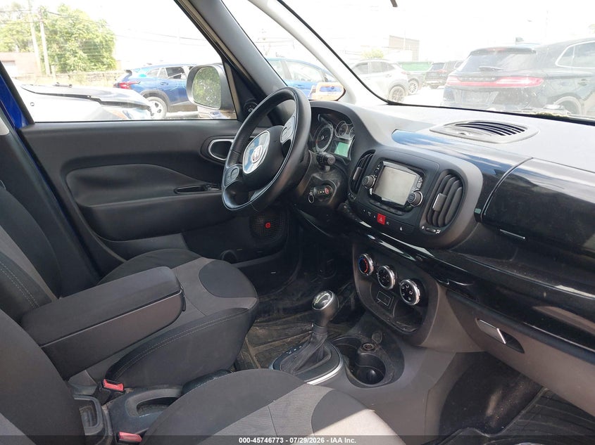 2015 FIAT 500L auction photo 5