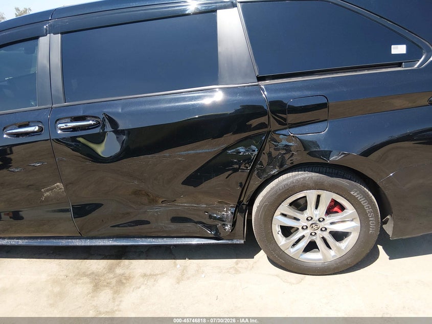 2025 TOYOTA SIENNA auction photo 6