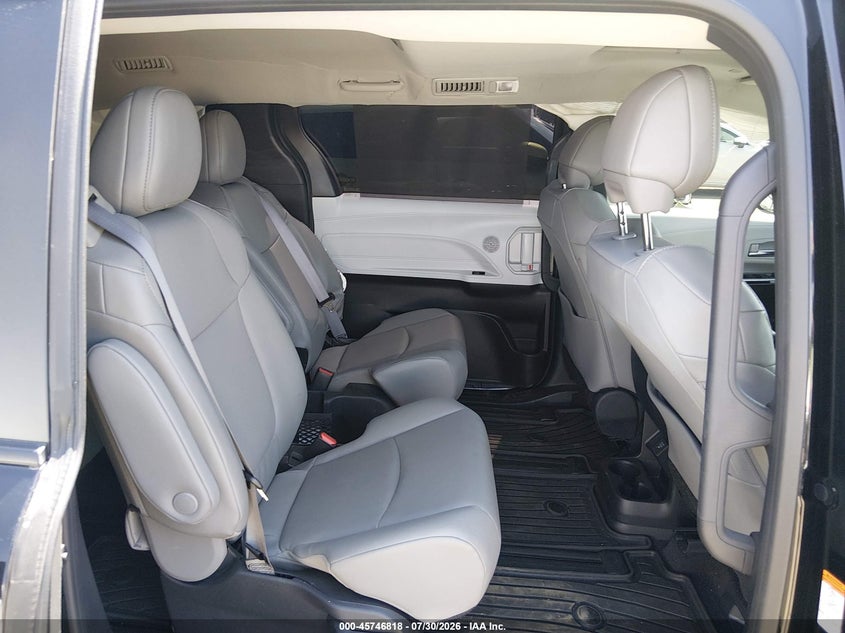 2025 TOYOTA SIENNA auction photo 8