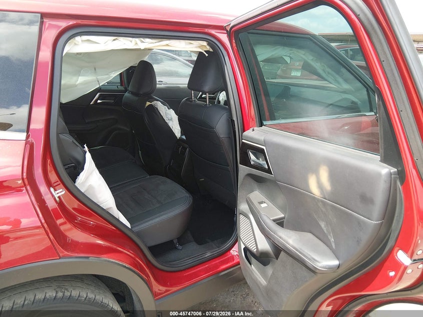 2023 MITSUBISHI OUTLANDER auction photo 8