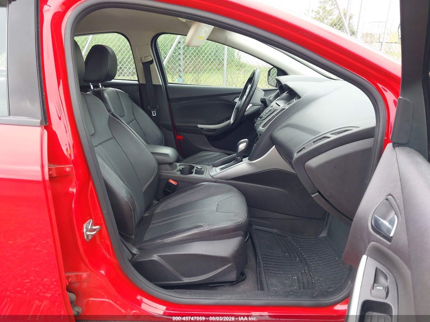 2014 FORD FOCUS auction photo 5