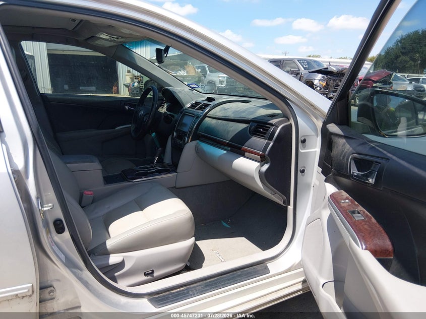 2014 TOYOTA CAMRY auction photo 5