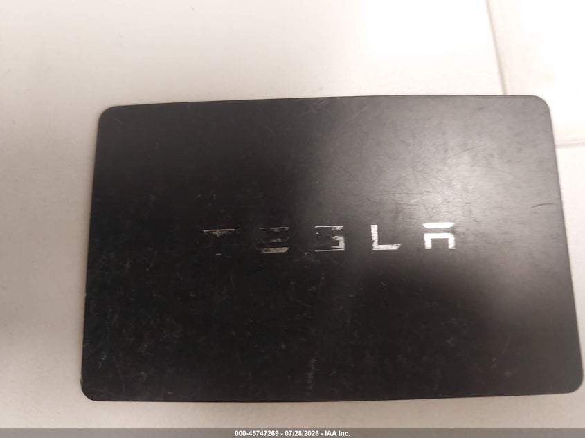 TESLA MODEL 3 - zdjęcie 11