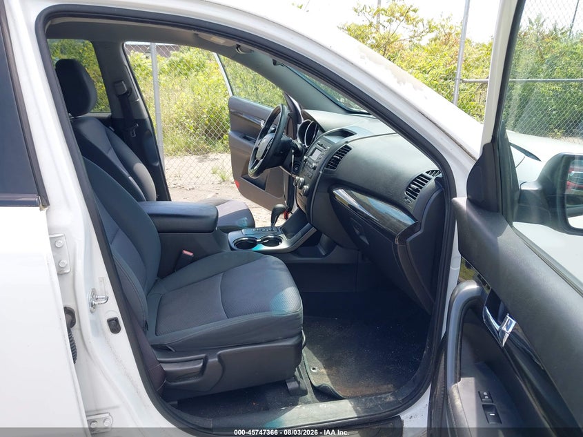 2013 KIA SORENTO auction photo 5