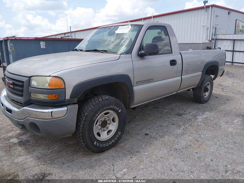 2004 GMC SIERRA 2500HD auction photo 2