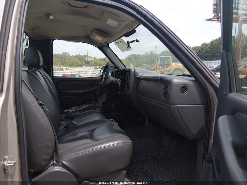 2004 GMC SIERRA 2500HD auction photo 5