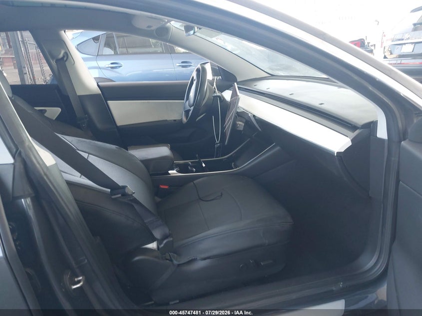 2018 TESLA MODEL 3 auction photo 5