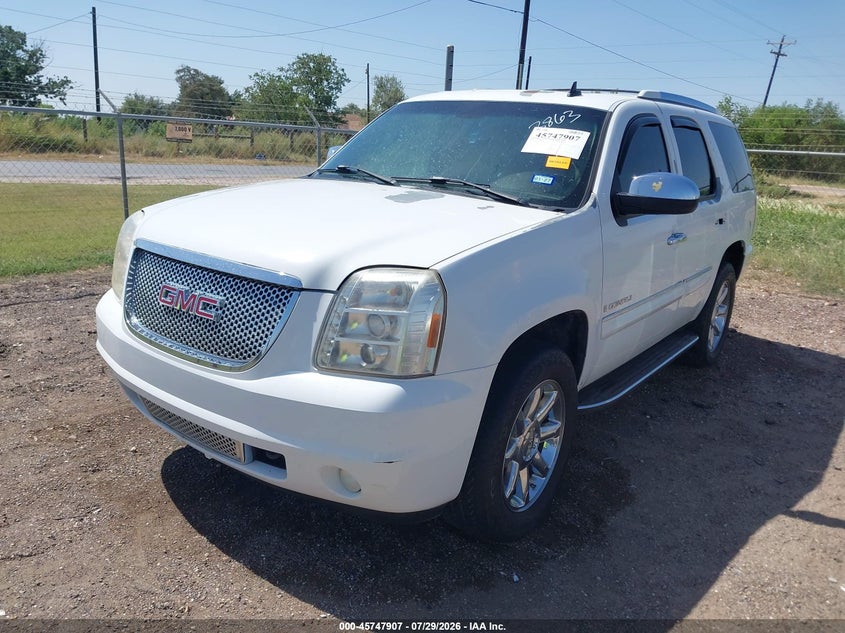 2007 GMC YUKON DENALI auction photo 2