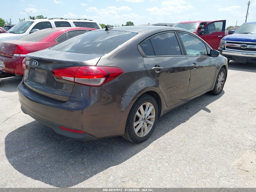 2017 KIA FORTE auction photo 4