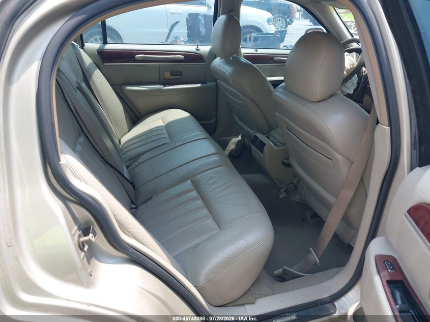 2005 LINCOLN TOWN CAR auction photo 8