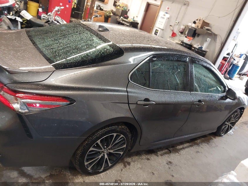 TOYOTA CAMRY - zdjęcie 14