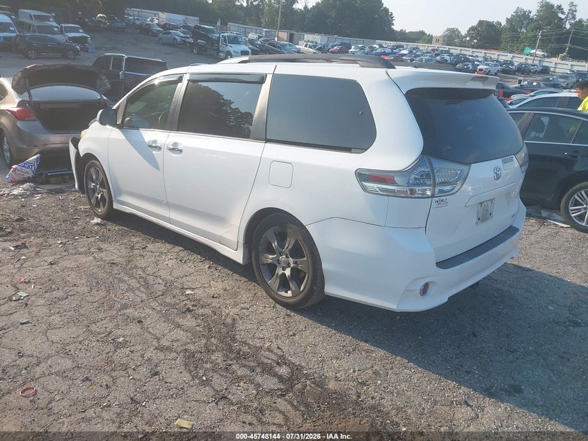 2014 TOYOTA SIENNA auction photo 3