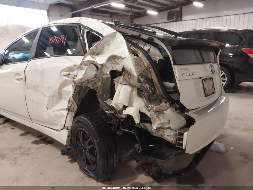 2015 TOYOTA PRIUS auction photo 6