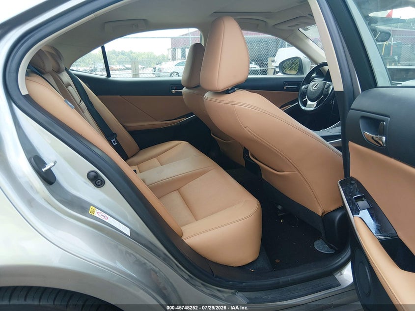 LEXUS IS 300 - zdjęcie 8