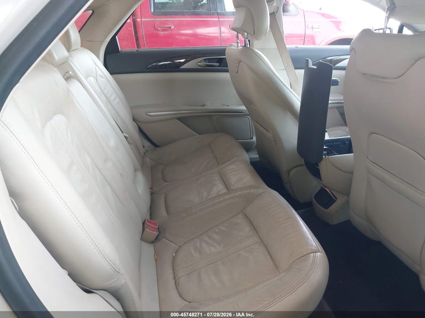 2015 LINCOLN MKZ auction photo 8