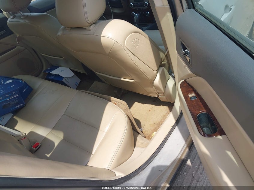 2010 FORD FUSION auction photo 8