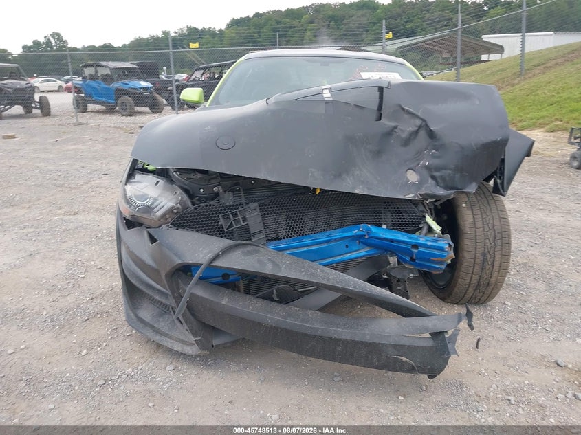2020 FORD MUSTANG auction photo 6