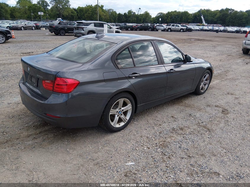 Vin: wba3b1c55fp831608, lot: 46247239, bmw 320i 20154